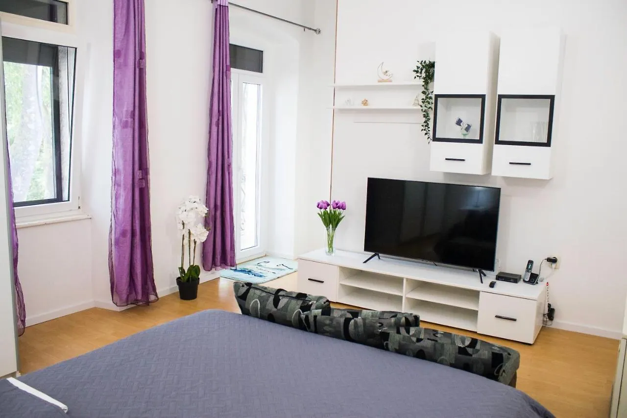 White Orchid Pula Διαμέρισμα